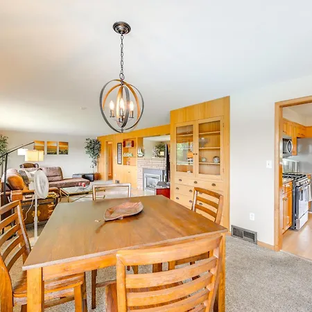 Family-Friendly Yakima Escape With Yard And Pool! Villa